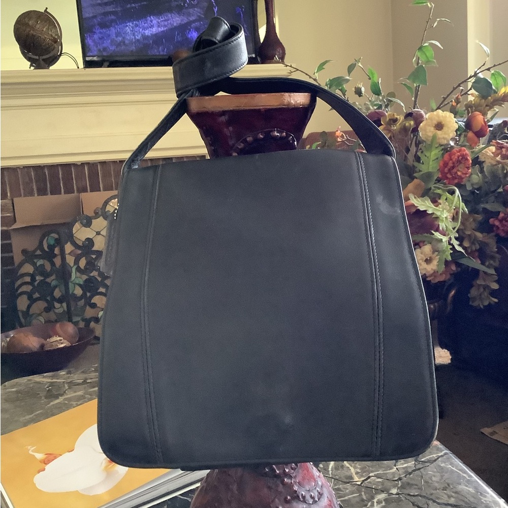Authentic vintage coach Lexington black fold fflap shoulder bag 12x11 Italy
